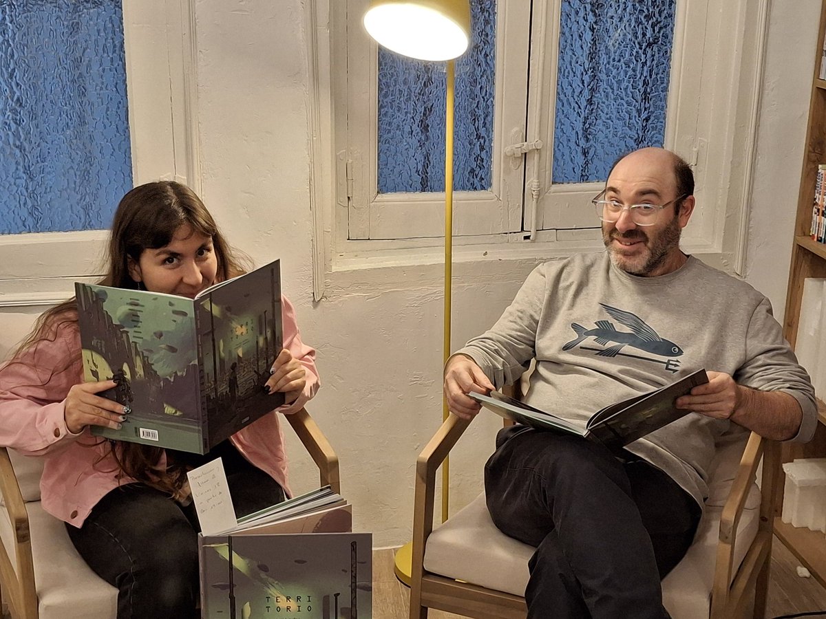 lostreshermanosdemoriarty (@los3demoriarty) on Twitter photo Nos estamos preparando para la firma del viernes 18. <a href="/mafrobledo/">miguel robledo</a> y David Muñoz presentan "Territorio" y de maestro de ceremonias estará <a href="/davidrubin/">davidrubin</a>. A las 19:00, charla, firma y fiesta. Nos estamos preparando para la firma del viernes 18. <a href="/mafrobledo/">miguel robledo</a> y David Muñoz presentan "Territorio" y de maestro de ceremonias estará <a href="/davidrubin/">davidrubin</a>. A las 19:00, charla, firma y fiesta.