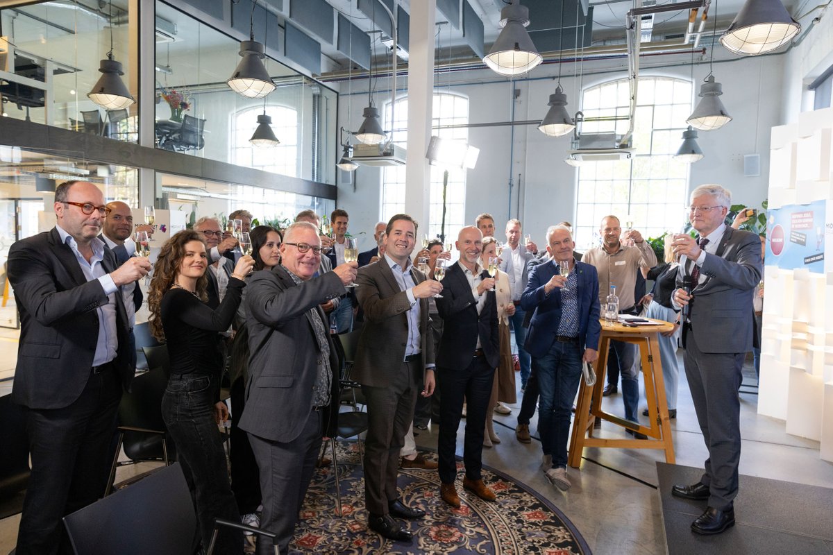 RegioHartvanBrabant (@rhartvbrabant) on Twitter photo Nieuwe raad van advies vergroot betrokkenheid bij <a href="/MidpointBrabant/">Midpoint Brabant</a> en ontwikkeling brede welvaart. Met 5 vertegenwoordigers namens de #SamenwerkendeGemeenten in #RegioHartvanBrabant.
๐ regio-hartvanbrabant.nl/nieuws/nieuwe-โฆ Nieuwe raad van advies vergroot betrokkenheid bij <a href="/MidpointBrabant/">Midpoint Brabant</a> en ontwikkeling brede welvaart. Met 5 vertegenwoordigers namens de #SamenwerkendeGemeenten in #RegioHartvanBrabant.
๐ regio-hartvanbrabant.nl/nieuws/nieuwe-โฆ
