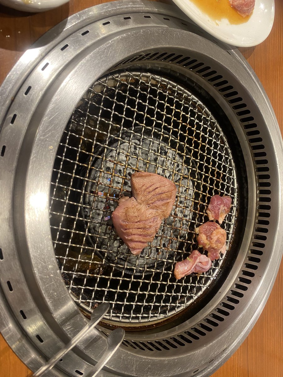 Y_Ainsel's tweet photo. 肉を喰います https://t.co/R6XBcQrKgw