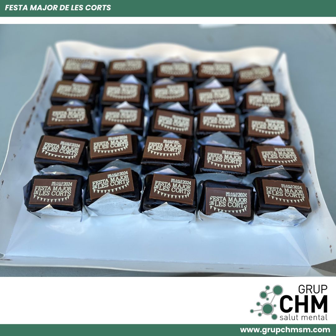 GrupCHMSM's tweet photo. 🎆[FESTA MAJOR]

#ALCIL col·labora un any més en tasques organitzatives de la #festamajor de @BCN_LesCorts 

Aquest cap de setmana passat hem participat a:

🍰entrega del pastís de la Festa Major

🧵suport logístic a la trobada de  Puntaires de Les Corts 

🥁Cercle de percussió https://t.co/ryYOhFgbEd