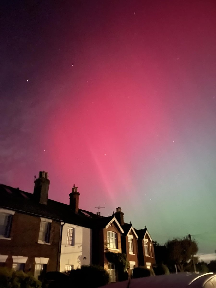 edenbridgeastro's tweet photo. Some images of last night's aurora taken by our members and friends.
Incredible! Twice in six months! Could even see the colours with the naked eye at times. https://t.co/beQTTeIIlG