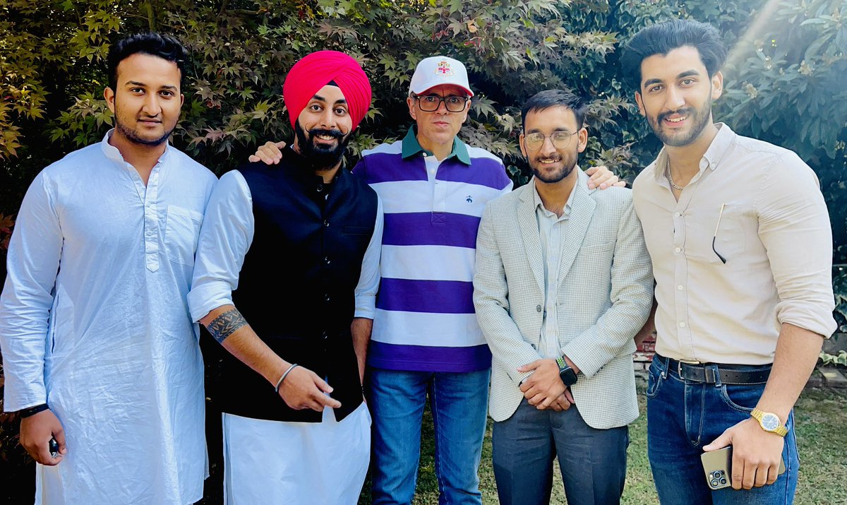 kichloo_saqib's tweet photo. Alhamdullilah after tremendous victory of @JKNC_ in Assembly Elections met with Boss/CM Sahab @OmarAbdullah at his residence. https://t.co/Rzd361CIlG