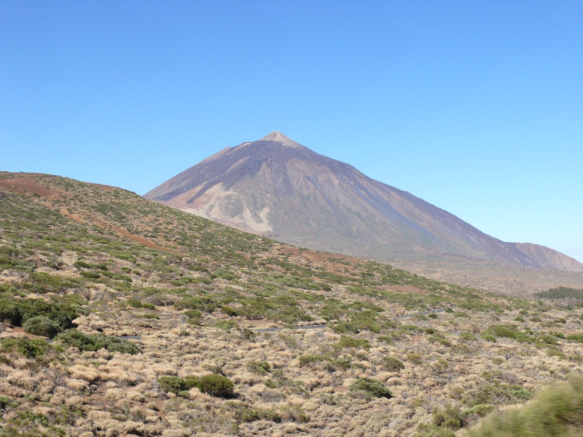 We are excited to announce the award of a new project from Spain's National Parks Autonomous Agency! <a href="/oapngob/">Parques Nacionales (OAPN)</a> <a href="/mitecogob/">Transición Ecológica y Reto Demográfico</a>

The #LivingSoils project (IP C.Andújar) focuses on the characterization and conservation of hidden biodiversity in soils of the Canary Islands' National Parks