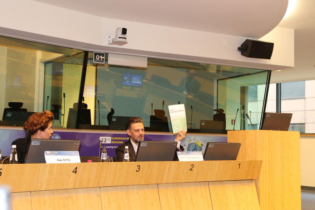 🙏 Good news for those working towards local #sustainable transitions in line with the #EUGreenDeal from #EURegionsWeek 
 
✍️Recognising the <a href="/EU_CoR/">European Committee of the Regions</a>'s endorsement of the #AalborgConditions
📖Announcing a new handbook for local authorities to implement local green transitions