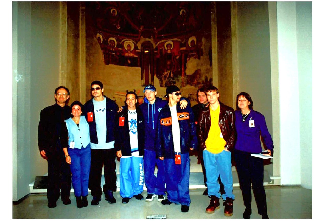 Recordes què feies el 1997? Els Backstreet Boys triomfaven arreu del món... i descobrien el romànic català.

No és cap muntatge!

Fil 🧵👇