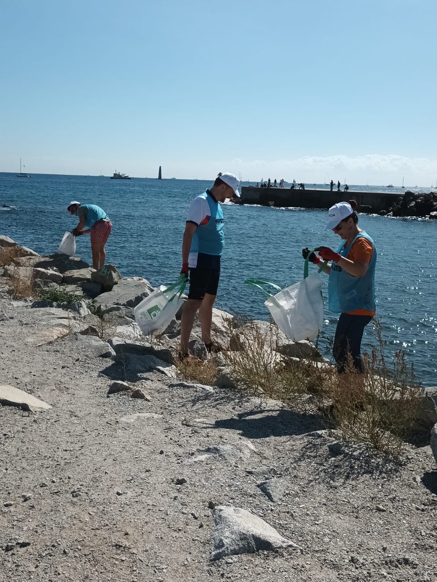 Alstom España (@alstom_es) on Twitter photo 🌏💚Empleados del equipo de proyectos de <a href="/Alstom_es/">Alstom España</a>, han llevado a cabo actividades de limpieza de #ResiduosPlasticos en la playa de Somorrostro, junto al puerto de #Barcelona, en una jornada de concienciación organizada por #FundaciónVivoSano y <a href="/AlstomFondation/">Alstom Foundation</a>
#TeamAlstom 🌏💚Empleados del equipo de proyectos de <a href="/Alstom_es/">Alstom España</a>, han llevado a cabo actividades de limpieza de #ResiduosPlasticos en la playa de Somorrostro, junto al puerto de #Barcelona, en una jornada de concienciación organizada por #FundaciónVivoSano y <a href="/AlstomFondation/">Alstom Foundation</a>
#TeamAlstom