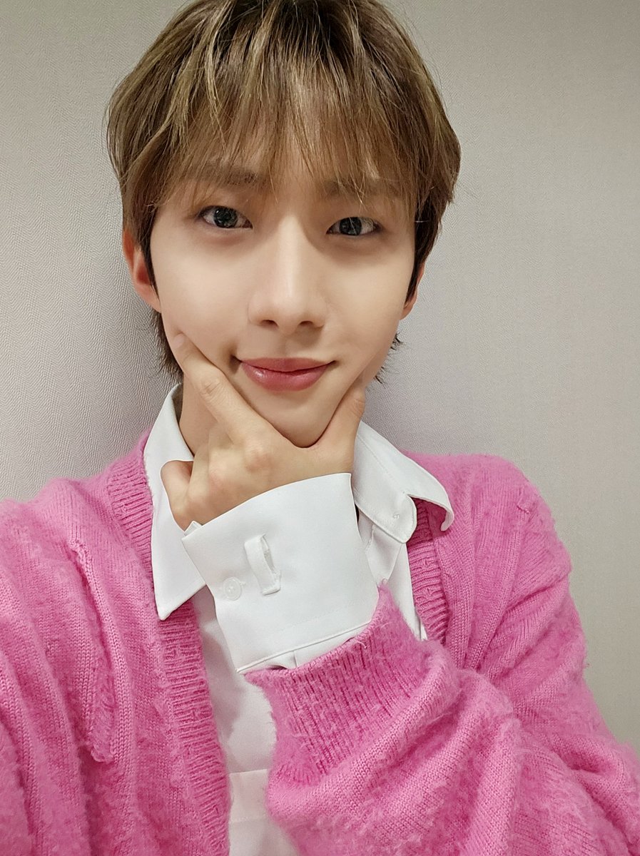 CUBE_PTG's tweet photo. [📸] 241012 @ MBC FM4U <김이나의 별이 빛나는 밤에>

#펜타곤 #PENTAGON
#후이 #HUI https://t.co/7eEI11ntHv