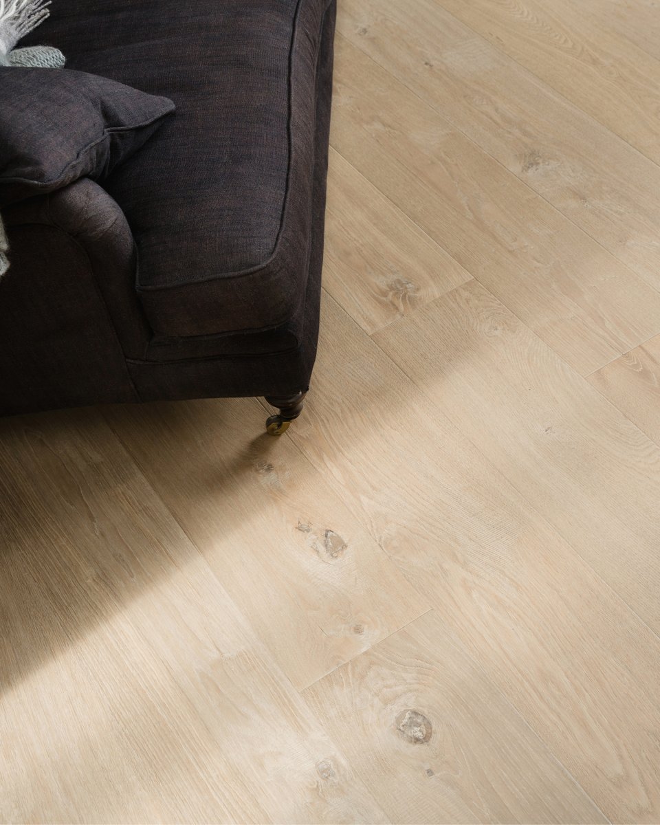 TheBeswickStone's tweet photo. Introducing Cotton Mill B11+B12, the palest oak shade in our new collection. 

The gorgeous oaty shades of this floor pair beautifully with warm &amp; neutral tones of grey or greige – and can be accented with colourful furniture for a stunning bold impact. 

https://t.co/uxDlhbHZxw https://t.co/oaalmfOw6H