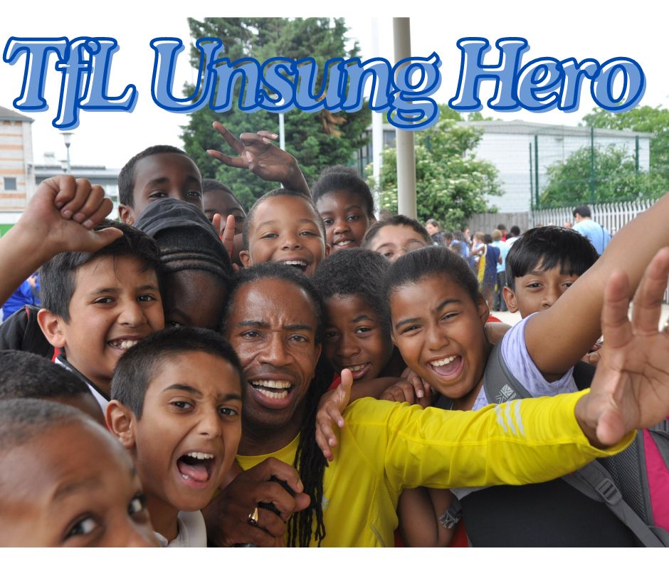 Community work is all about the team. Thank you to everyone involved in #CoolRowings &amp; #AgelessTeenagers! So excited for my <a href="/TfL/">TfL</a> prize – a cab ride and tour of the Elizabeth Line control room! #LibertyLine #UnsungHero