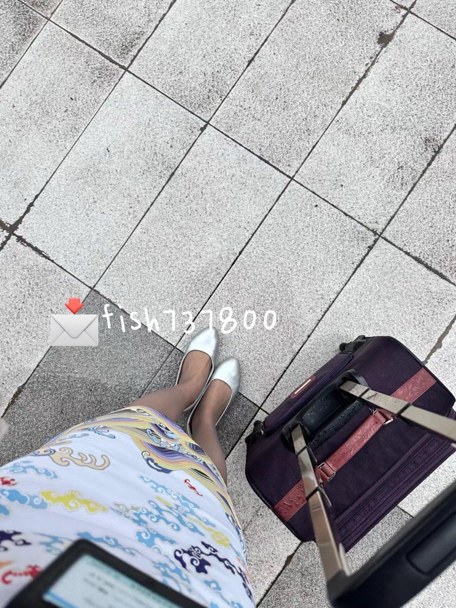 fish737520's tweet photo. 想入坑🚴‍♀️～#骑行

有没有和我一样的🙋‍♀️
一直被投资这件事PUA着～ #股票
看似合理～几万几十万的投入不见任何回报不说，再玩下去本金都快归零了～

算了，还是换个坑入吧～
撤出来买���自行车～#trek
预算十万，至少车是我的🙄️🙄️

#公路车 #崔克马东 #皮娜 #海航空乘 #空姐 https://t.co/owNZ8aFcPp