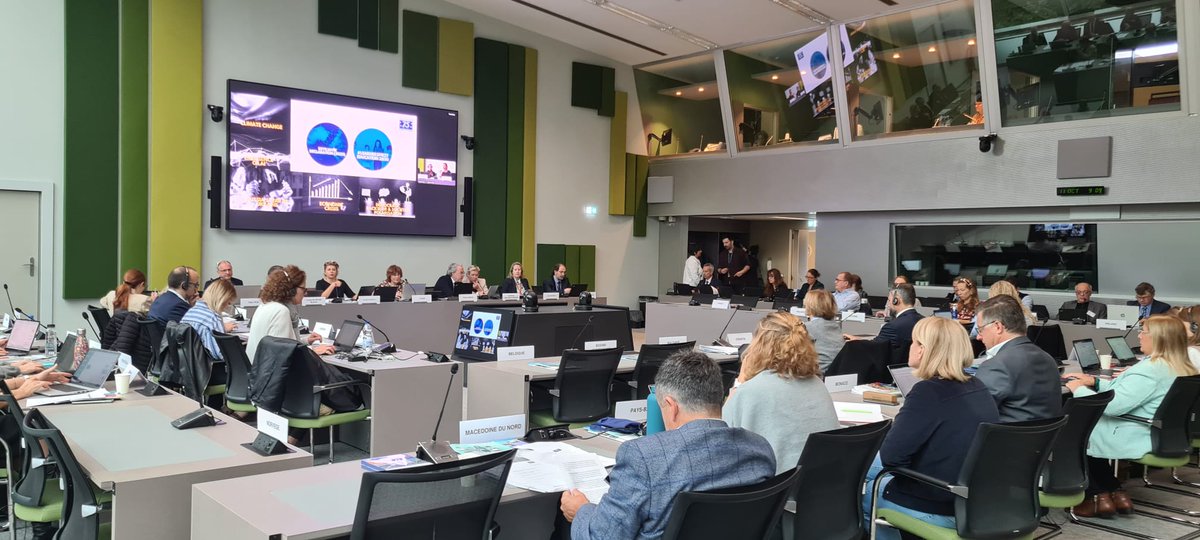 CoE_History's tweet photo. Ongoing session on #history #education @CoE_Education #CDEDU with the aim for member states to reflect on:
➡️history teaching in their countries
➡️cooperation as a means to improve hist. ed. at all levels
➡️a new @coe recommendation on hist. ed.
#LearnersFirst
#HistoryAtHeart https://t.co/qn0LEulmyj