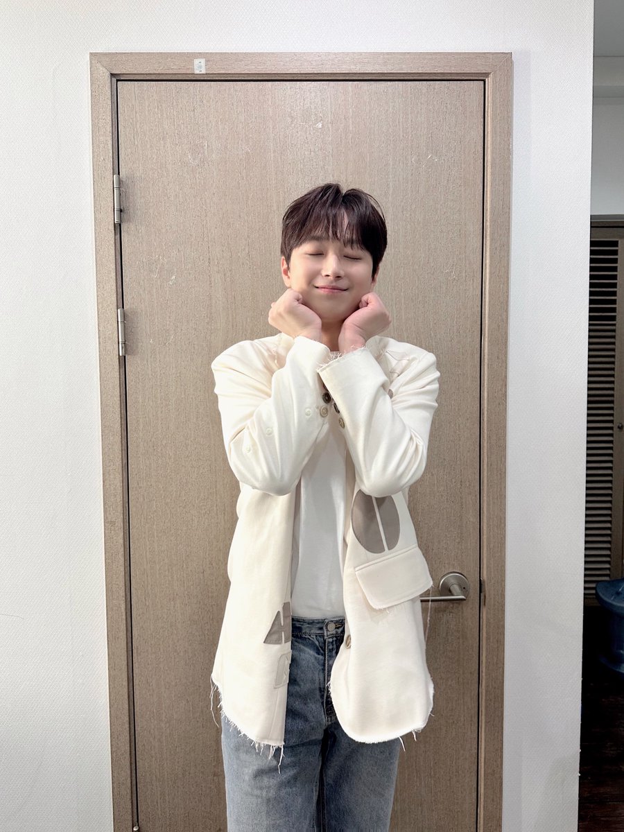 ์ด์ฐฌ์(LEECHANWON) ๊ณต์ ํธ์ํฐ (@chanwonofficial) on Twitter photo ๐ธ ์ฐฌ๋๊ทธ๋ํผ ๐ธ
๐์ผ๊ตฌ ์ง์ฌ๋จ๐ ์ฐฌ์์ด
<์ ์์ถ์ ํธ์คํ ๋>์ผ๋ก ์ฐพ์๊ฐ๋๋คโพ๏ธ
๋ฐฉ๊ตฌ์ ์ผ๊ตฌ ์บ์คํฐ๋ก ๋ฑ์ฅํ
์ฐฌ์์ด ๋ง๋ค์ด๋ผ ์๋ฆฌ๊ฐ
๊ถ๊ธํ์ ๋ถ๋ค์!๐ฎ
์ค๋๋ ์คํ 8์ 30๋ถ
KBS2์์ ํจ๊ป ํด์๐ฅฐ
#์ด์ฐฌ์ #LeeChanWon
#ํธ์คํ ๋
#ํฐ์์ํฐํ
์ธ๋จผํธ ๐ธ ์ฐฌ๋๊ทธ๋ํผ ๐ธ
๐์ผ๊ตฌ ์ง์ฌ๋จ๐ ์ฐฌ์์ด
<์ ์์ถ์ ํธ์คํ ๋>์ผ๋ก ์ฐพ์๊ฐ๋๋คโพ๏ธ
๋ฐฉ๊ตฌ์ ์ผ๊ตฌ ์บ์คํฐ๋ก ๋ฑ์ฅํ
์ฐฌ์์ด ๋ง๋ค์ด๋ผ ์๋ฆฌ๊ฐ
๊ถ๊ธํ์ ๋ถ๋ค์!๐ฎ
์ค๋๋ ์คํ 8์ 30๋ถ
KBS2์์ ํจ๊ป ํด์๐ฅฐ
#์ด์ฐฌ์ #LeeChanWon
#ํธ์คํ ๋
#ํฐ์์ํฐํ
์ธ๋จผํธ