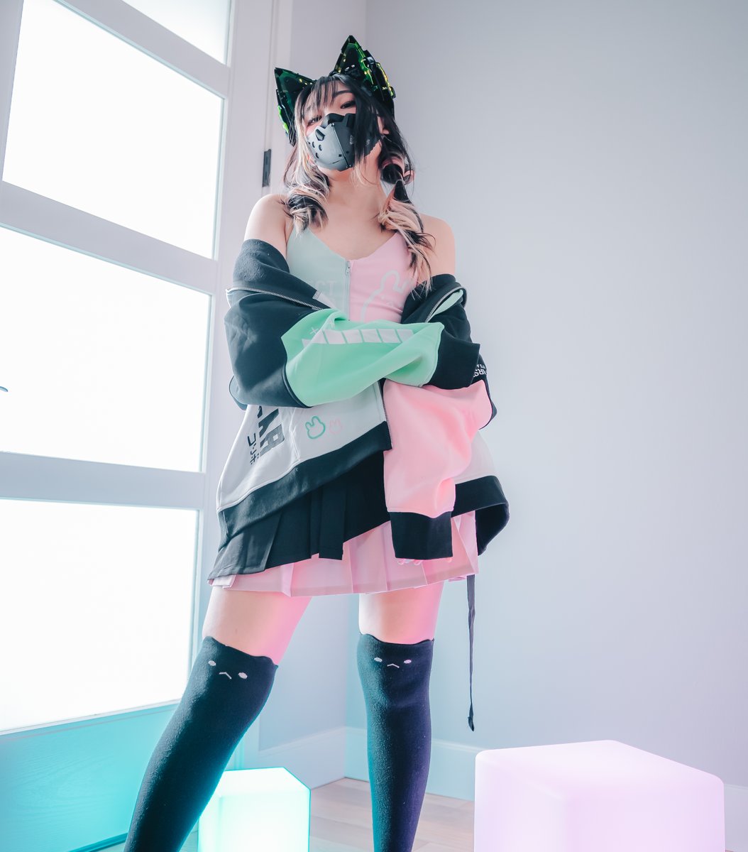Chiroyoyoyoyoyo's tweet photo. 🎵doing a g💚veaway for the rhythm game merch!

-must be following
-RT + reply your fave rhythm game
-2 winners each get to pick 1 piece from the collection
-no gveaway accounts
-if you win but don't live in the USA, you'll have to pay shipping sry💦
-ends 10/23 https://t.co/B0GdTN27uL
