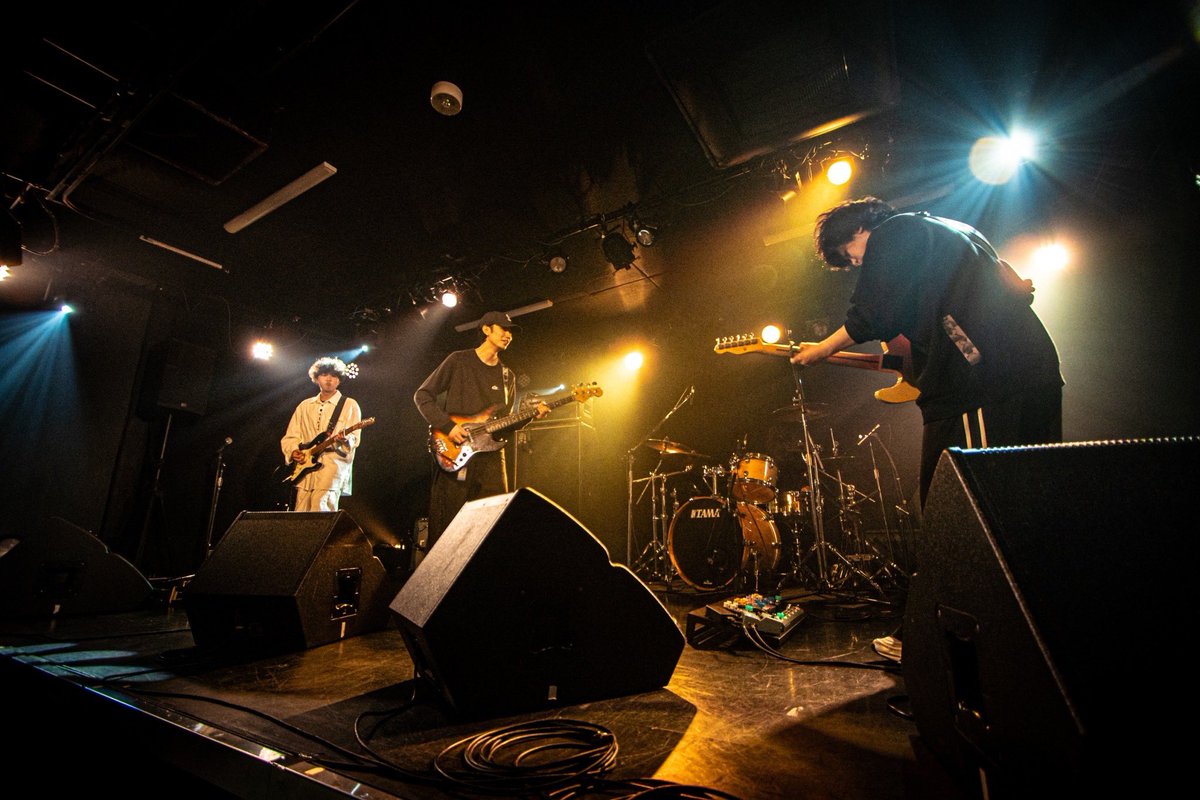 Licca_band's tweet photo. 10/9 西永福JAM

JAM pre. BEDROOM TALKS

Photo📸 by @photo_kana_02 

#postrock #mathrock #band #instrumental #ポストロック #マスロック #バンド #インスト #mathpop #elephantgym #lite #chon  #Emo #エモ https://t.co/qoRhJ4fEKp