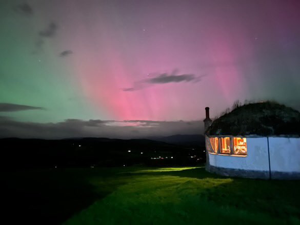 moniackmhor's tweet photo. The northern lights/aurora borealis/merry dancers last night✨ 

Picture taken by @auntyemily 📷 https://t.co/BdqeAVJvW5