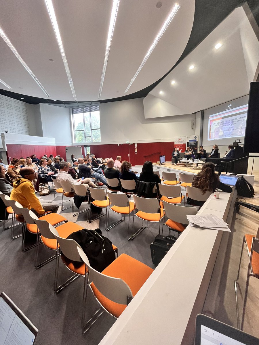 « Les principaux appels à la <a href="/CNIL/">CNIL</a> des mineurs concernent le respect de leurs droits » indique <a href="/JenniferElbaz/">Jennifer Elbaz</a> 

<a href="/LaboTechne/">TECHNE</a> <a href="/rvanoudheusden/">Romain Vanoudheusden</a> <a href="/LeCLEMI/">CLEMI</a> <a href="/reseau_canope/">Réseau Canopé</a> <a href="/jfcerisier/">Cerisier</a> 

💡Journée d’étude sur les usages du smartphone par les ados