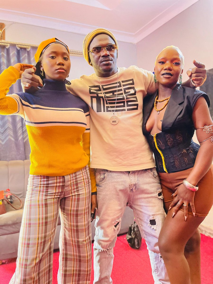 shinewittwinkle's tweet image. Oranda | Rinex Pro | Mariam Kugonza

are saying Thank GOD IT'S FRIDAY

#weareSPINERS ‼️