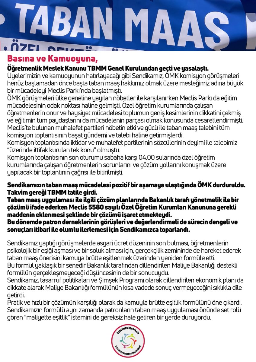 ogretmensendika's tweet photo. ◼️ÖMK'nin içine dahil edilmeyen taban maaş talebimiz ile ilgili sürecin detaylarını içeren açıklamayı paylaşıyoruz. 

🔈"Sendikası ile kenetlenmiş binlerce öğretmenin emeği ile gelinen noktada yüz binlerce öğretmenin gözü atılacak adımlardadır. 
Taban maaşın patron dernekleri tarafından kabul edildiği, Meclis’te taban maaş talebinin karşılık bulduğu ve tüm kesimlerin taban maaş hakkına hak verdiği bir atmosferde bu hakkın yasa ile buluşması doğru olandır. Sendikamızın görüşmeleri kararlılıkla devam etmektedir."
#TabanMaaşHakkımıVer