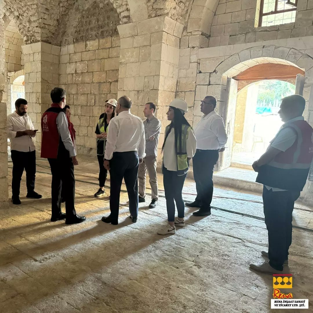 Renainsaat's tweet photo. Vakıflar Genel Müdürlüğü, Genel Müdür Yardımcısı Sn. Aydın Cem Arslanbay ve Sanat Eserleri ve Yapı işleri Daire Başkanı Sn. Şengül Koncagül Şanlıurfa,Ulu Camii ve Nimetullah Camii Restorasyon İşi şantiyelerimizi ziyarette bulundular.

https://t.co/aA3tLiyDI9 https://t.co/Tvo8Zep5o3