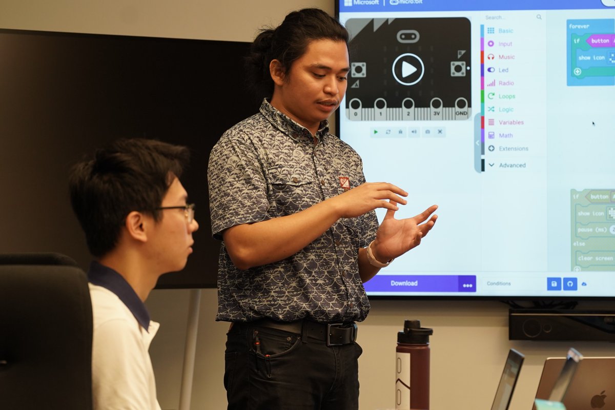 🔬Taking a look back at our 🤖Robotics &amp; Coding Camp with GTA!📲   Students had fun at the GTA HQ &amp; the Guam Green Growth Circular Economy Makerspace &amp; Innovation Hub!  They got hands-on with the tech building the future!  See the full story @ GuamEpscor.uog.edu  #STEM #UOG
