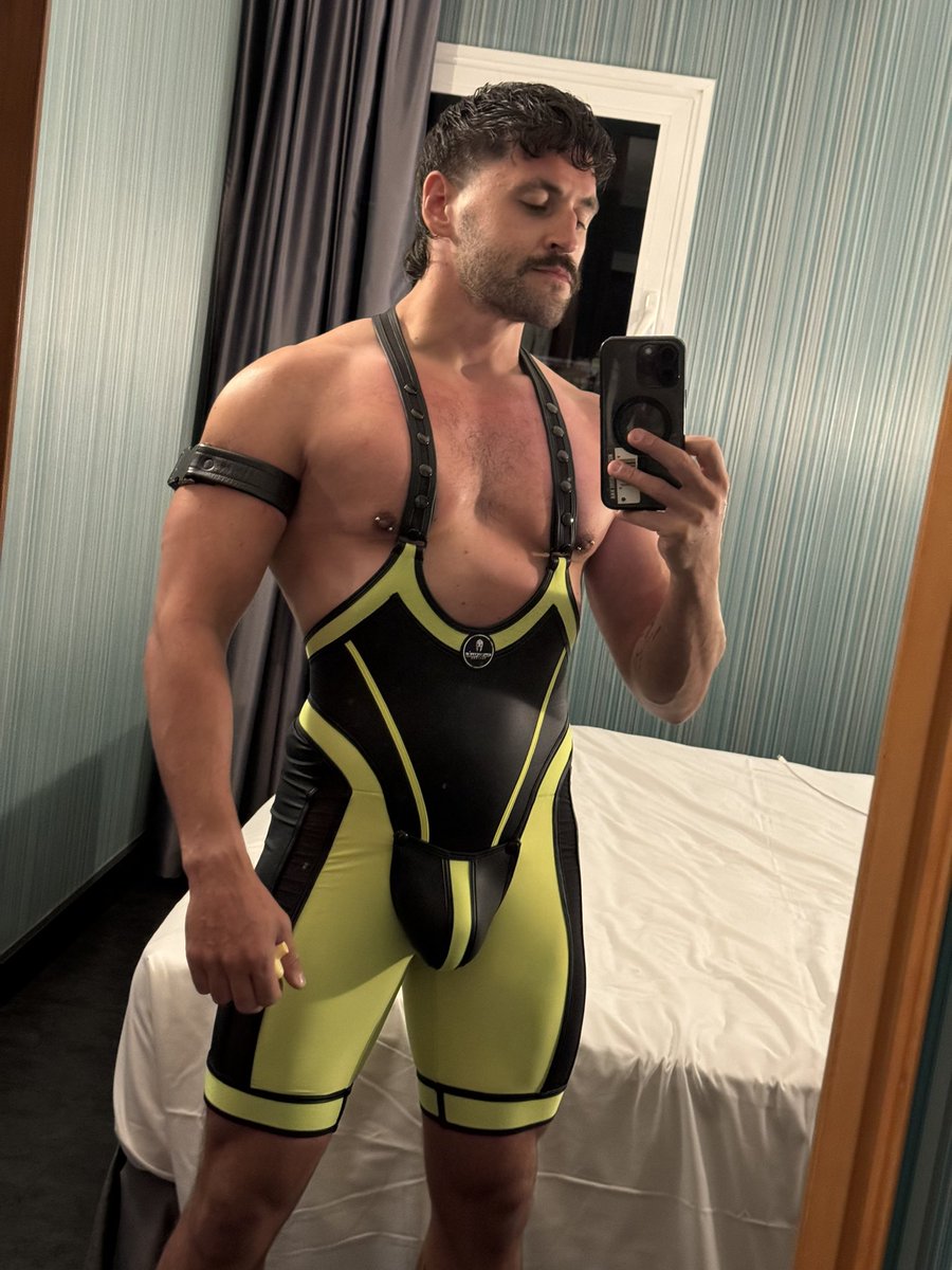 Hurricane Himbo tweet media