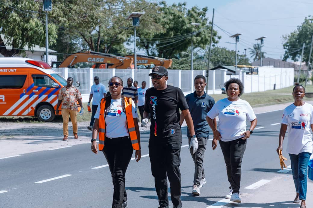 Napenda kuwashukuru ATE na wadau wengine katika kuhakikisha kaulimbiu ya "Above and Beyond” kwa pamoja tumeweza kufanikisha. Hata kama utoe huduma bora kiasi gani kama mazingira yako sio safi basi hauwezi kuwa na tija. ~ Sebastian Maganga Mkuu wa Maudhui Clouds Media

#CSW2024 |