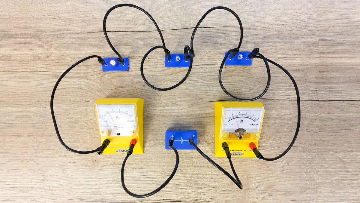 IOPTeaching's tweet photo. A quick way to investigate bulbs in series 💡👉 https://t.co/mUqOvpQs6a

#QuickPracticals https://t.co/LCwkPGneGM