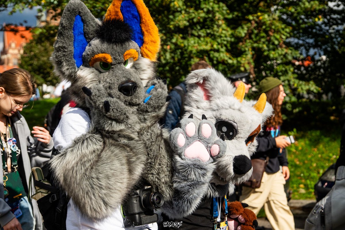 HiiGamerz's tweet photo. Few shots of Furwalk in Wrocław.
#FursuitFriday #fursuit #furry #WrF #wroof #WrocławskiFurwalk https://t.co/DshZp2H2hy