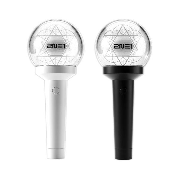 summerbyjunee's tweet photo. [ HELP RT ] 🇲🇾 GO

2NE1 NEW LIGHTSTICK ( BLACK / WHITE ) 

RM 188 

postage :
RM 10 west malaysia
RM 22 sabah sarawak
❌ second payment unless overweight

#pasar2NE1 #2NE1 https://t.co/km77V9mDoV