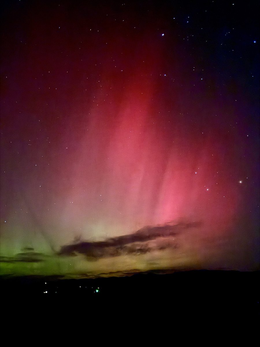 ScottLongmore's tweet photo. Substorm on Sleeping Giant #NorthernLights #Aurora #COwx ⁦@CityofSteamboat⁩ ⁦@SteamboatRadio⁩ https://t.co/Q9UULPPowI