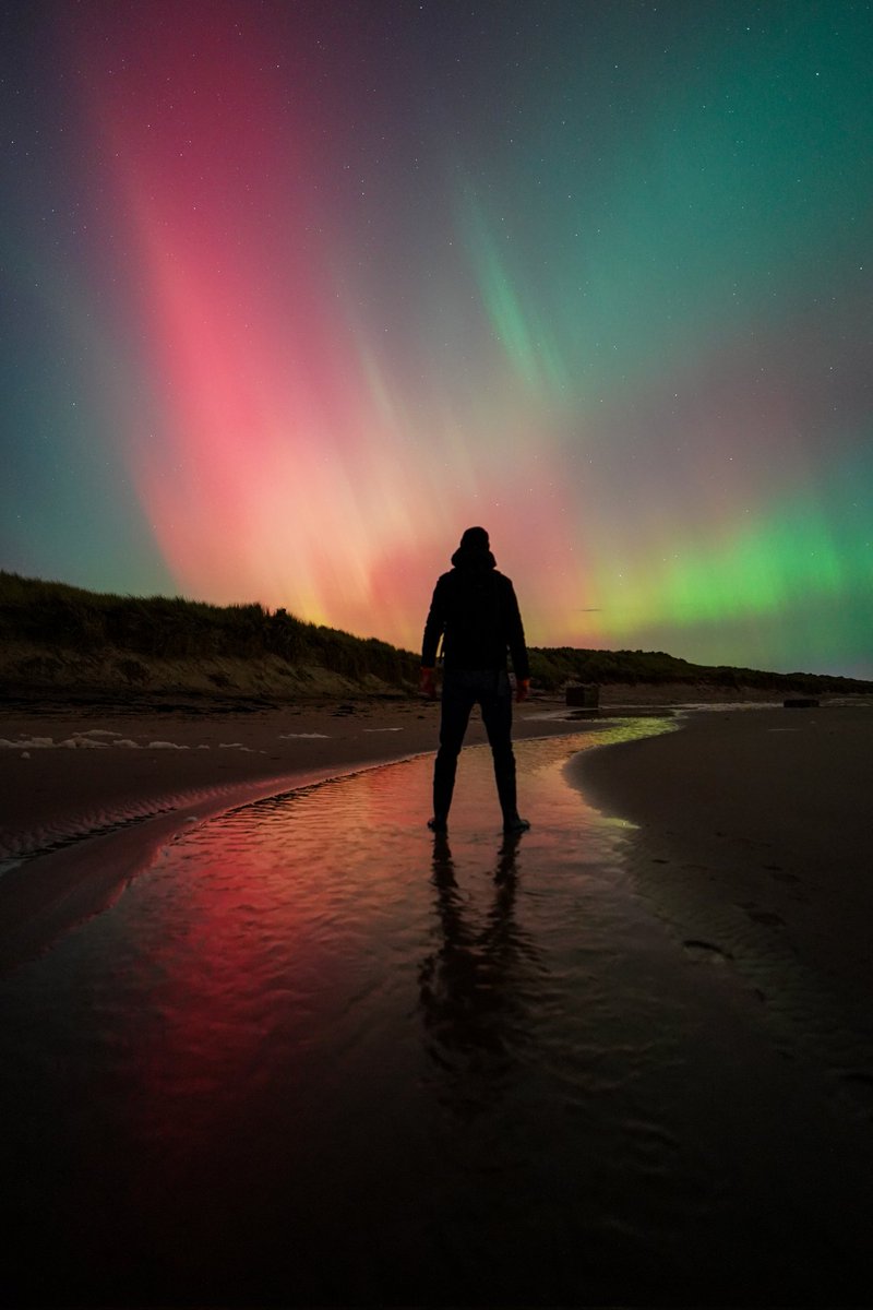 A couple more images of last night's incredible aurora, taken at Druridge Bay, Northumberland (in case anyone hasn't seen enough aurora pics 😜) <a href="/ThePhotoHour/">#ThePhotoHour</a> <a href="/BBCNEandCumbria/">BBC North East</a> <a href="/ProfBrianCox/">Brian Cox</a> <a href="/ChronicleLive/">The Chronicle</a> <a href="/NorthEastTweets/">North East Tweets</a> #aurora #Auroraborealis #northernlights #Northumberland
