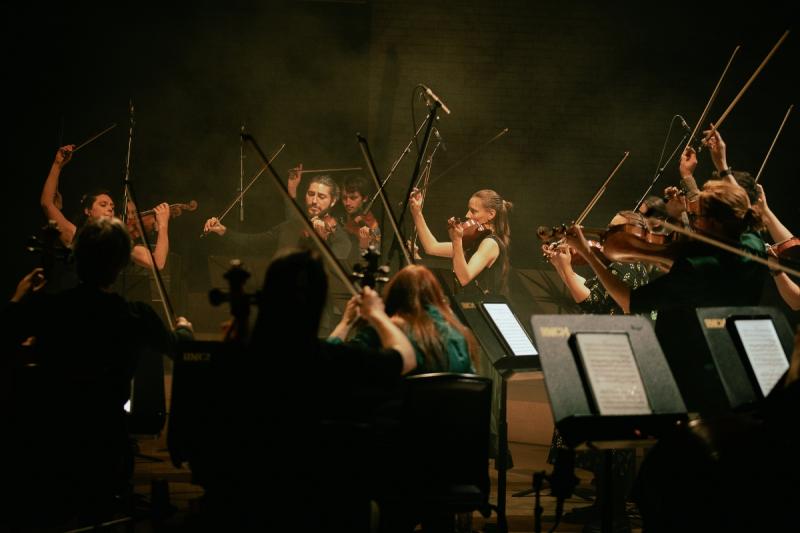 theartsdesk.com (@theartsdesk) on Twitter photo ★★★★★ String ensemble playing at its most rewarding: Zubin Kanga, <a href="/manc_collective/">Manchester Collective</a> , Rakhi Singh, <a href="/rncmlive/">Royal Northern College of Music</a> introduce new classics and a world premiere with a dark story writes <a href="/RobertBealeMcr/">Robert Beale</a> theartsdesk.com/classical-musi… ★★★★★ String ensemble playing at its most rewarding: Zubin Kanga, <a href="/manc_collective/">Manchester Collective</a> , Rakhi Singh, <a href="/rncmlive/">Royal Northern College of Music</a> introduce new classics and a world premiere with a dark story writes <a href="/RobertBealeMcr/">Robert Beale</a> theartsdesk.com/classical-musi…