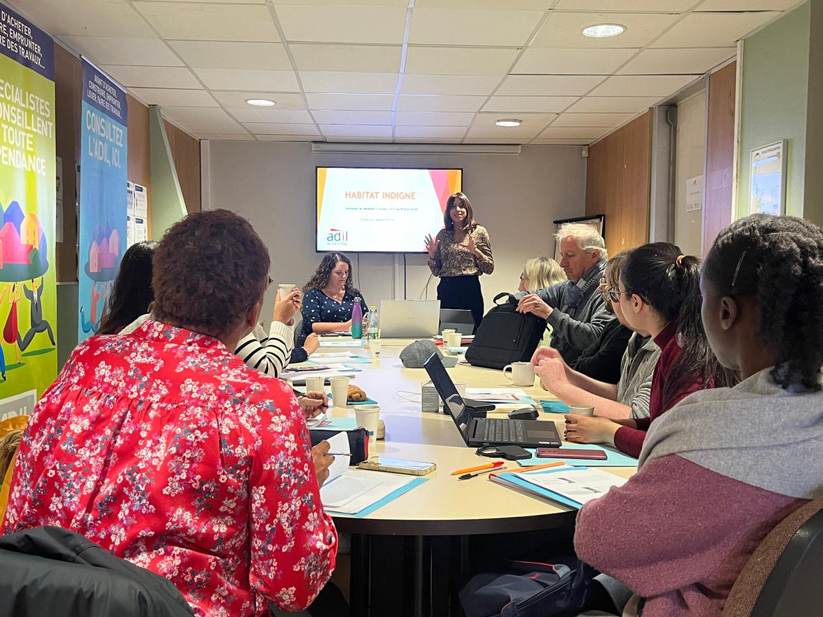 Adil95vdo's tweet photo. #HabitatIndigne Aujourd'hui nous formons nos partenaires sur la notion d'habitat indigne : permis de louer, obligations des parties, procédures, droit des occupants..Avec la participation de la DDT95 et des agents de @ARS_IDF du Val d'Oise https://t.co/bj0hBJJXZm