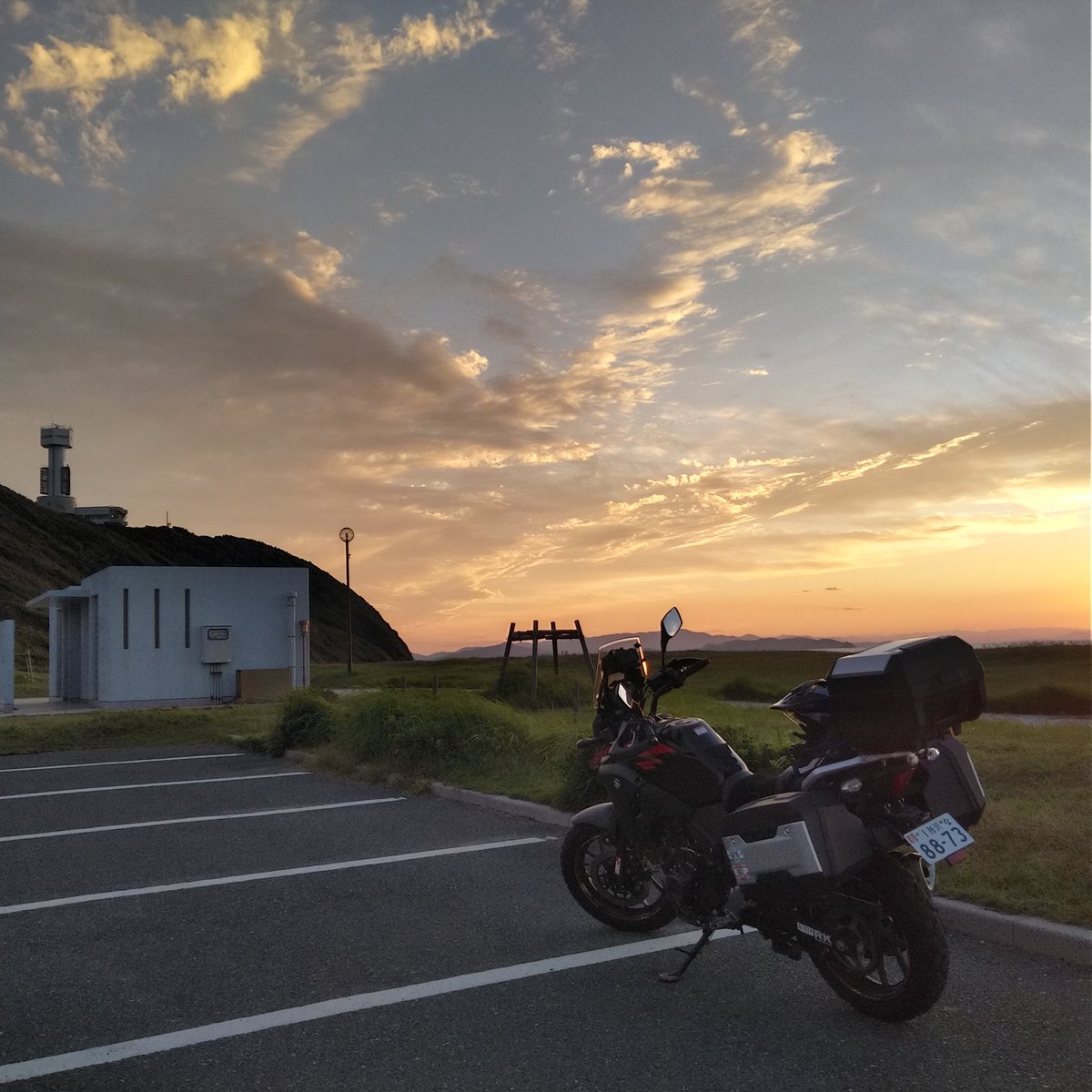 CHIIIROTORAMAN's tweet photo. 明日のスタート地点である伊良湖岬にチェックインしましたー！
今日は抜群のツーリング日和だったけど、明日も天気良さそう☀️
よっしゃ、飲み行こう🍻
#SSTR
#Vストローム250 https://t.co/NT7e9qOPWE
