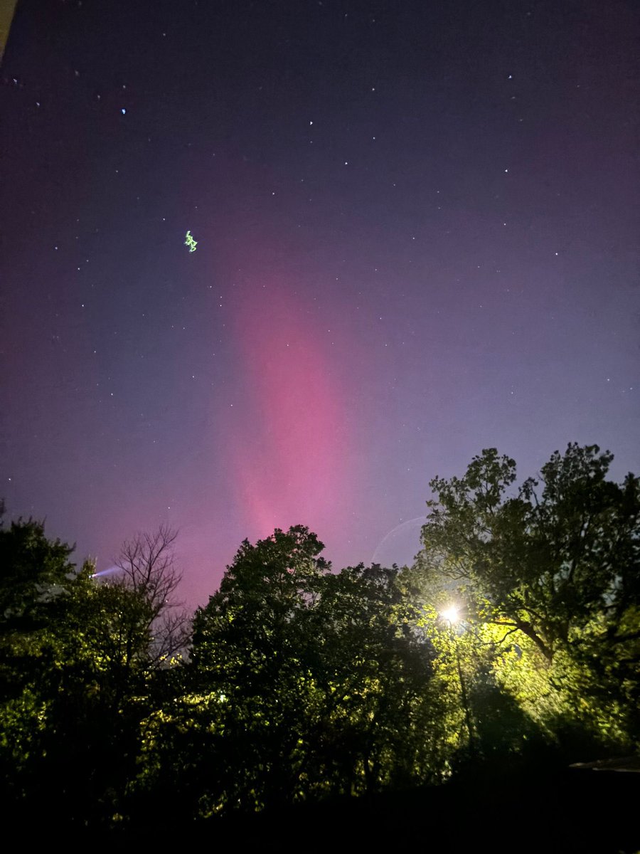 SmartRecruitIT's tweet image. Happy Friday Connections! 💫 

Just had to share some of the stunning photos of the northern lights taken from last night! 😮📸 

Wishing you all a fantastic wkd!  

#northernlight