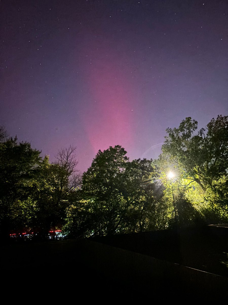 SmartRecruitIT's tweet image. Happy Friday Connections! 💫 

Just had to share some of the stunning photos of the northern lights taken from last night! 😮📸 

Wishing you all a fantastic wkd!  

#northernlight