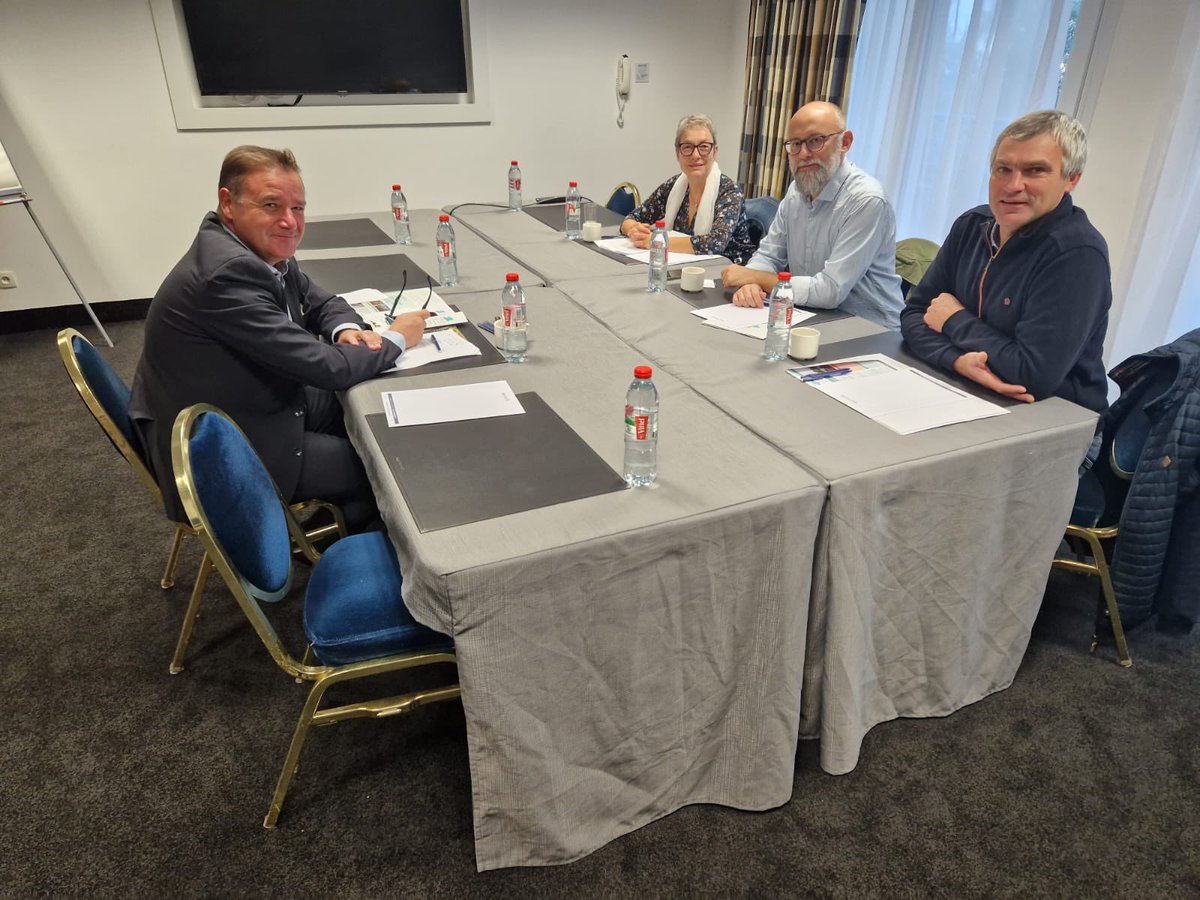 Fabrice Roussel (@rousselfabrice) on Twitter photo Rencontre ce matin avec la <a href="/EDT_PdL/">EDT Pays de la Loire</a> pour échanger sur ses enjeux : compétitivité, transition écologique et reconnaissance de leurs métiers. Rencontre ce matin avec la <a href="/EDT_PdL/">EDT Pays de la Loire</a> pour échanger sur ses enjeux : compétitivité, transition écologique et reconnaissance de leurs métiers.