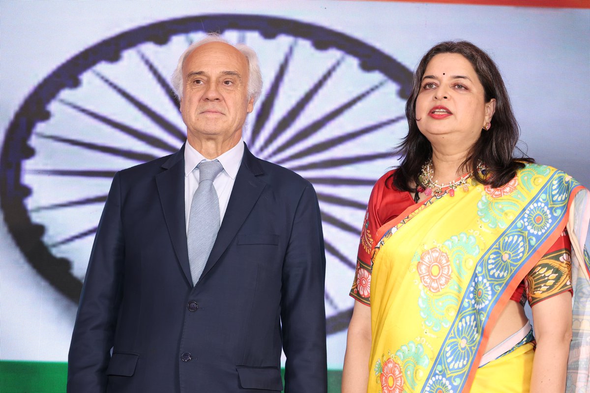 EmbEspIndia's tweet image. 📸A few glimpses of National Day of Spain celebration in Consulate General of Spain in Mumbai. A day filled with culture, tradition and the bond between two nations 
🇪🇸🤝🇮🇳

#SpaIndia #FiestaNacional #NationalDay #CelebrateSpain