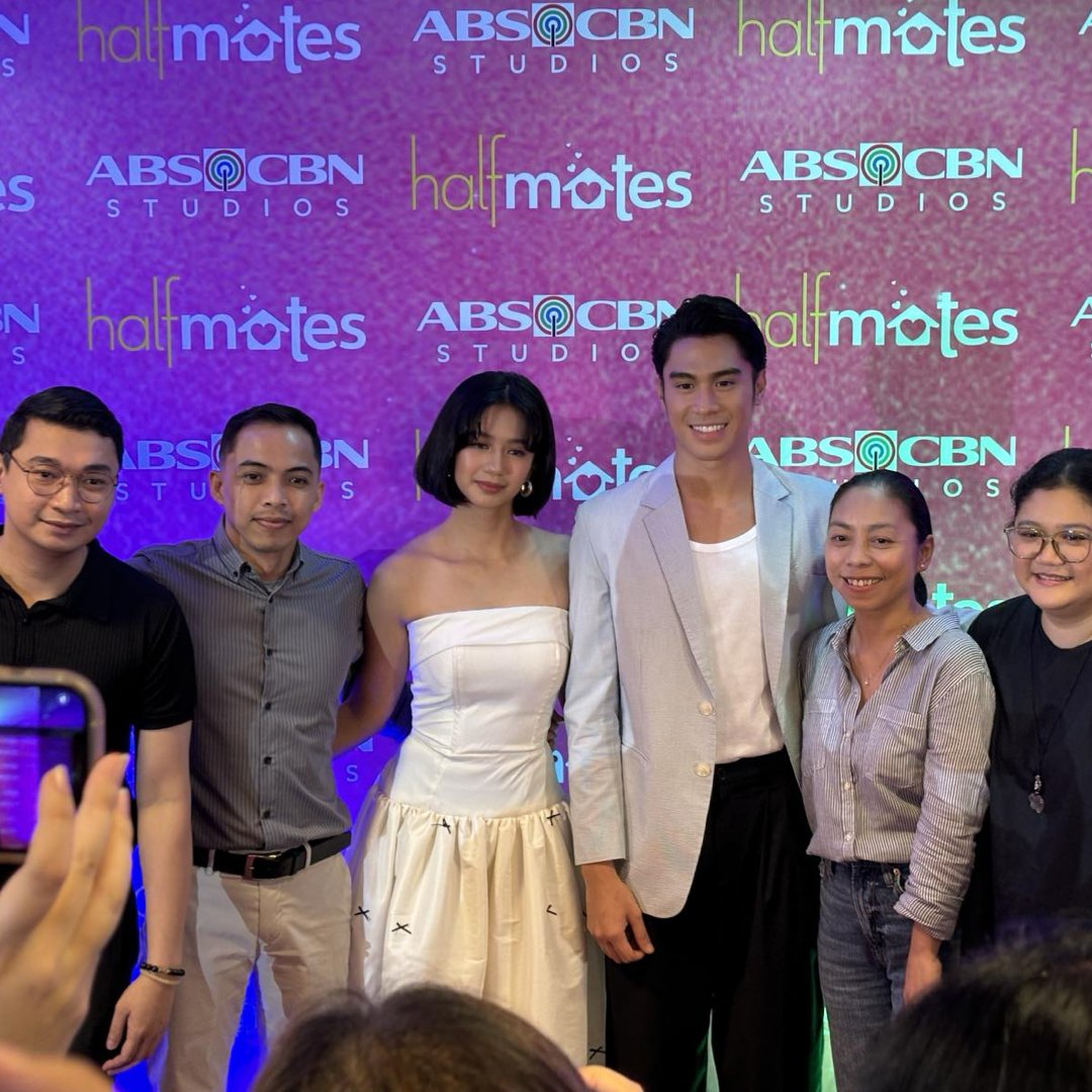 My #KaoMiah 🧡
#HalfmatesMediacon #Halfmates

October 18 na on ABS-CBN YouTube!