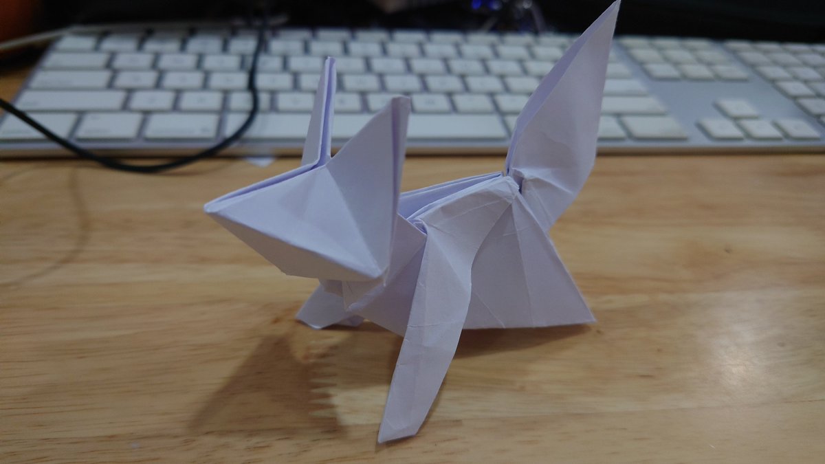 HHynh3's tweet photo. Origami~~~ 🦊🐷❇️ https://t.co/uYm7hPQsVz