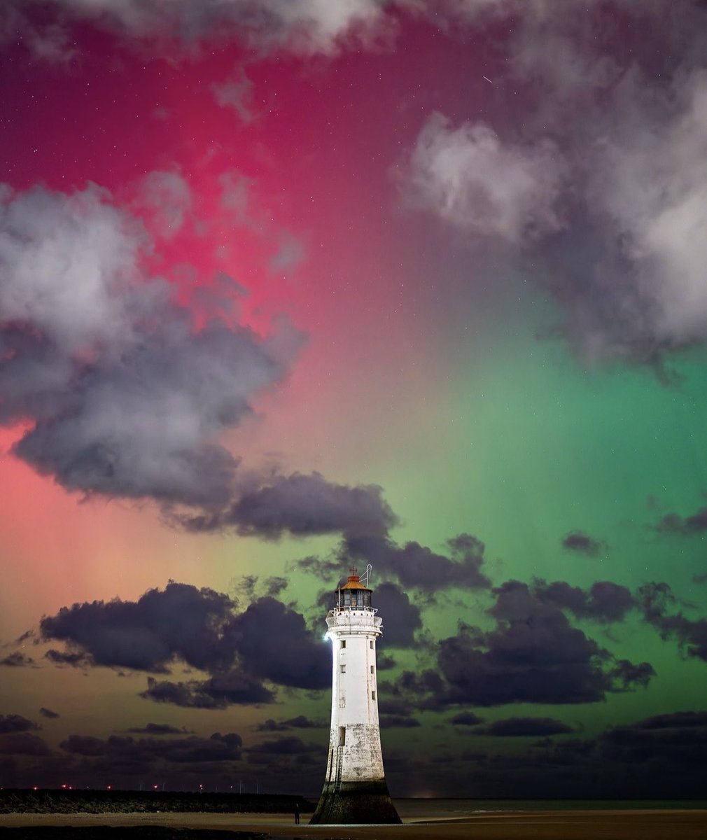 University of Liverpool (@livuni) on Twitter photo Liverpool lit up by the breathtaking Northern lights 🌌✨
Did you catch these views last night? 😍
Photo 1: <a href="/Drone_moments/">DroneCapturedMoments</a>
Photo 2: <a href="/Geoff_Drake/">Geoff Drake</a> Liverpool lit up by the breathtaking Northern lights 🌌✨
Did you catch these views last night? 😍
Photo 1: <a href="/Drone_moments/">DroneCapturedMoments</a>
Photo 2: <a href="/Geoff_Drake/">Geoff Drake</a>