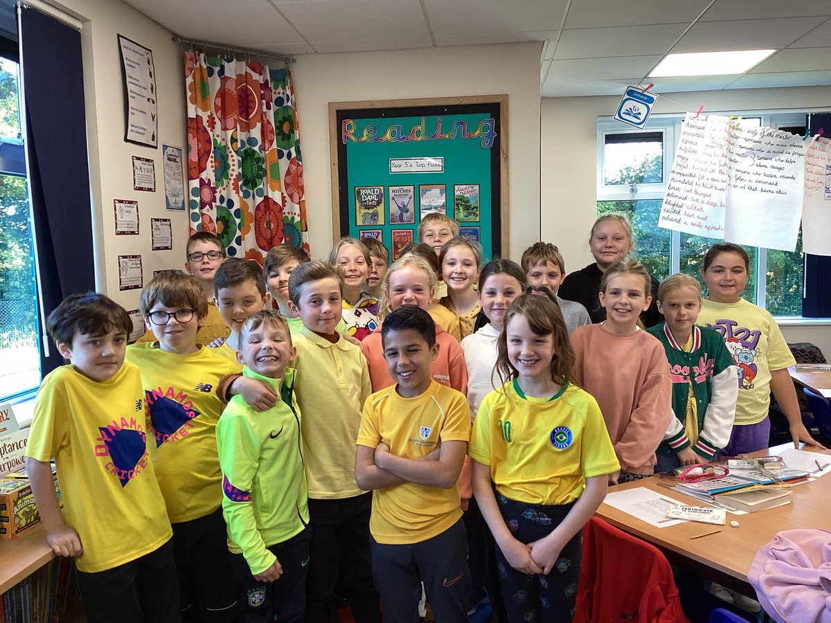 Lots of yellow for World Mental Health Day. #ComberbachPSCHE @ComberbachMrsY