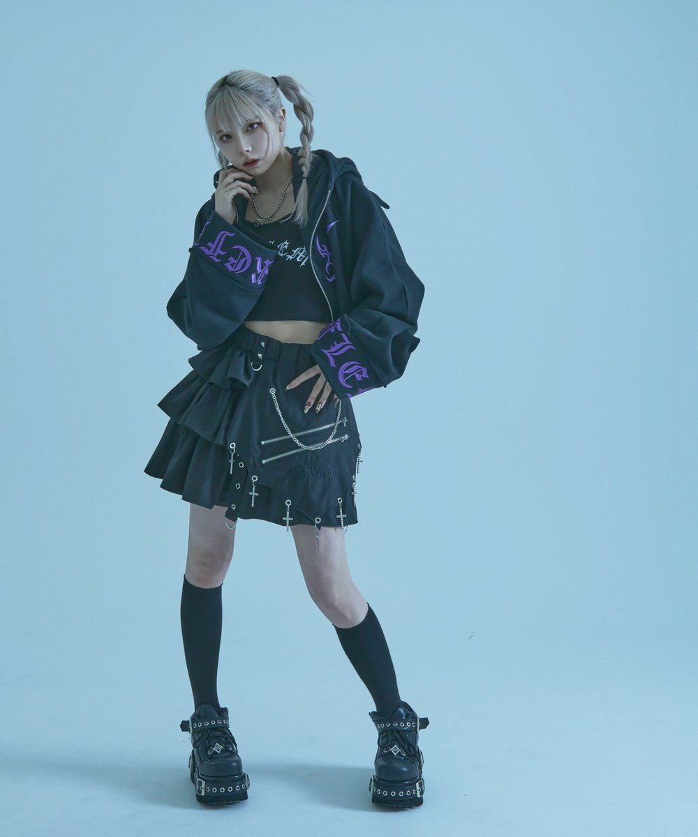 _REFLEM's tweet photo. 👁‍🗨REFLEM(レフレム)
再入荷

DEVILデザインクロップドZIPパーカー
¥16,280

10月12日（土）発売。
※札幌、福岡は13日（日）発売。
※ ご購入はお一人様2点までとさせていただきます。

#reflem https://t.co/DuwnUKJPd4