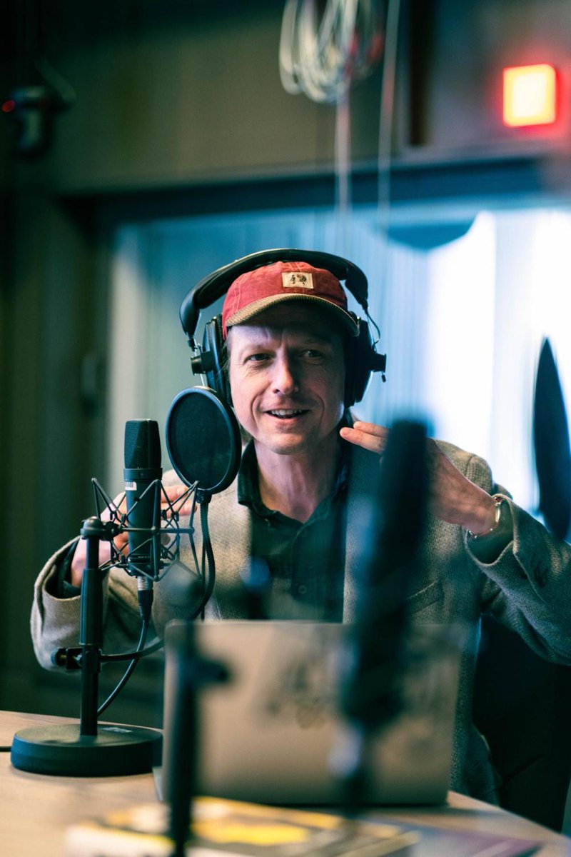 Oktober = herfstmaand = filmmaand.

Bent Van Looy en #cultureclub gaan de sfeer opsnuiven tijdens het Film Fest Gent op vrijdag 11 oktober. 

Jij kan lekker mee snuffelen tussen 18 en 20 uur, op Radio 1. Of later, wanneer het je past, via de app van VRT MAX.