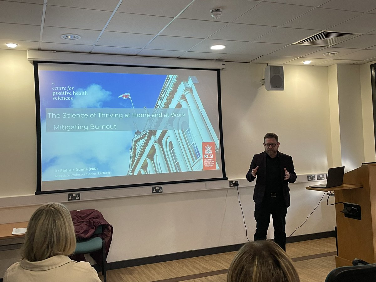 BecciJennings's tweet photo. Excellent session from Dr Padraic Dunne reminding us everyone is vulnerable to burnout. It can creep up on you, so be aware! In the wrong set of circumstances, everyone will burnout. Loads of take always on how to build your thrive toolkit #belfastadvancedpractice #acptrainee https://t.co/l2MXvG0TND