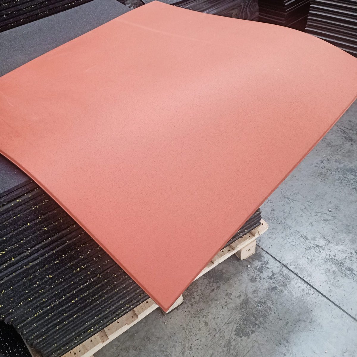 HDMAGIC serimizi keşfedin – hassas alanlar için mükemmel, yumuşak ve pürüzsüz EPDM kaplı zemin çözümü. Yoga, pilates, dans stüdyoları, Bebek-çocuk oyun alanları, rehabilitasyon merkezleri ve daha fazlası için ideal. Toksik madde içermez, antibakteriyeldir...