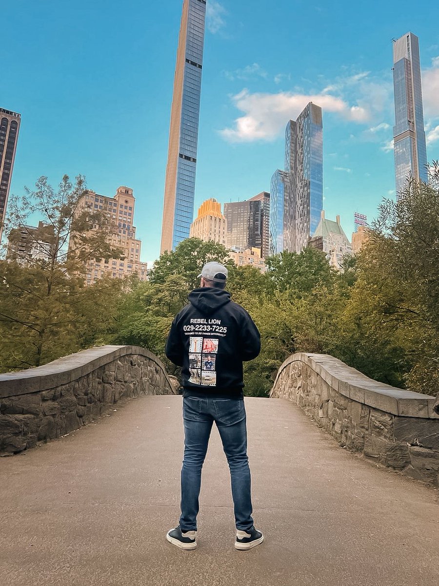 R4 Advertising tweet media