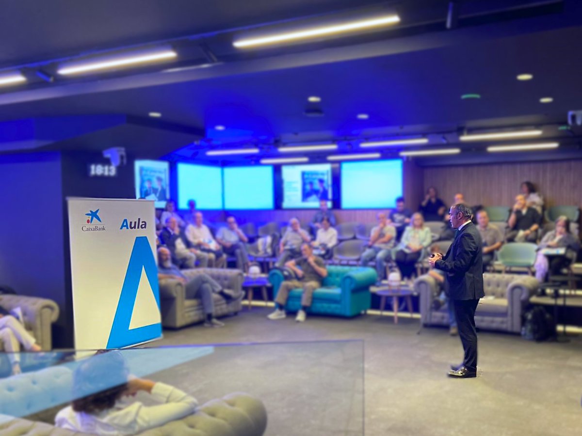 📊 Ayer, en el marco de la nuestra semana #EducaciónFinanciera, celebramos un nuevo curso #AulaCABK en Barcelona, impartido por @Kiquekas, director del Instituto BME.

Consulta más actividades para #AccionistasCABK en la agenda del inversor 👉 bit.ly/AgendaInversor…