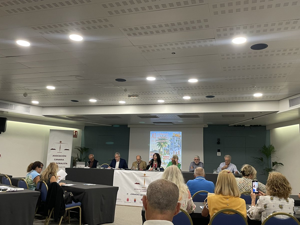 El segundo día de las XI Jornadas Laborales de Lanzarote inicia con las microinterveciones de esta increíble mesa: Joan Agustí Maragall, Rafael López Parada, María Luisa Segoviano, Jordi Agustí, Humberto Guadalupe, Juan Ignacio Marcos y Gloria Poyatos. 

🗣️Iuslaboralismo crítico