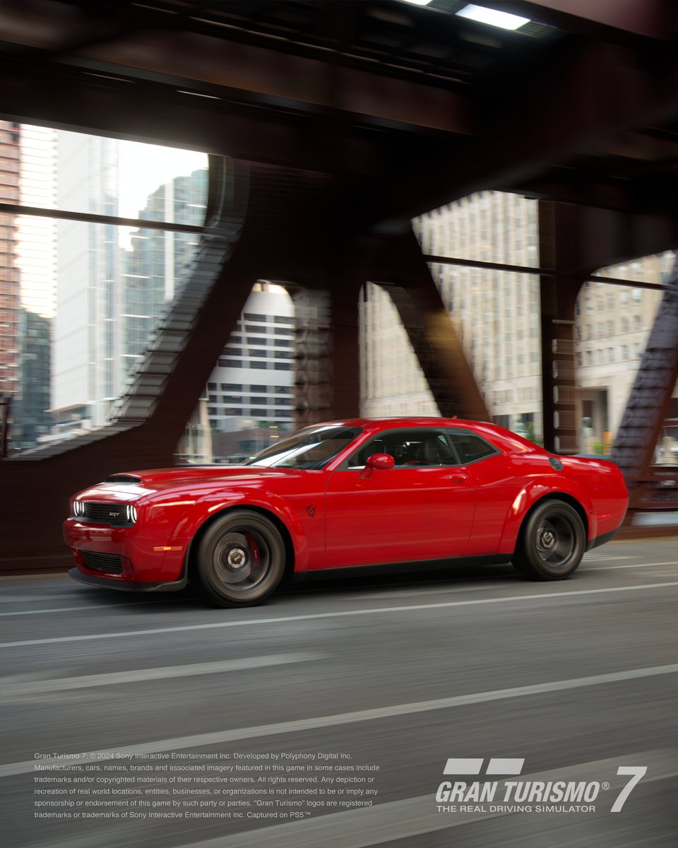 thegranturismo's tweet image. The Wells Street Bridge across the Chicago river, the skyscrapers beyond Lake Michigan, North Avenue Beach Pier at sunset, and early evening on West Wacker Drive

Featured Scapes curation: Chicago

#GT7 #GranTurismo #Scapes #Chicago